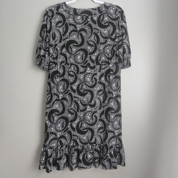 Michael Kors Solid Wrap Dress. V-Neck Tie Waist Size Medium - Picture 4 of 7